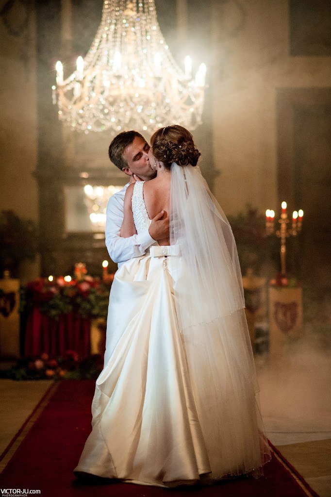 Свадьба в замке Добриш
фотограф в Праге Виктор Здвижков
+420775179895
victor-ju.com
praguewedphoto@gmail.com