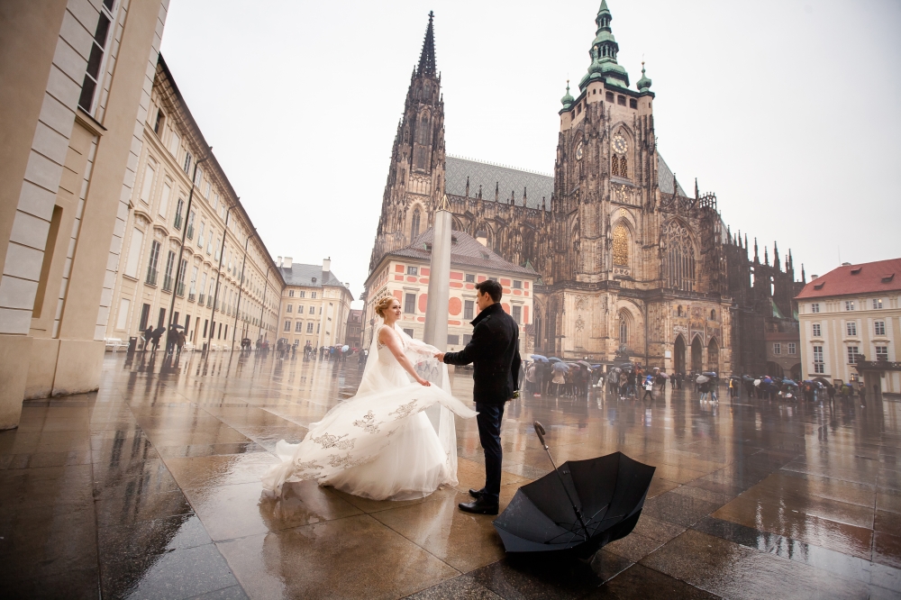 Прогулка по дождливой Праге, в этом есть сбольшое волшебство. 